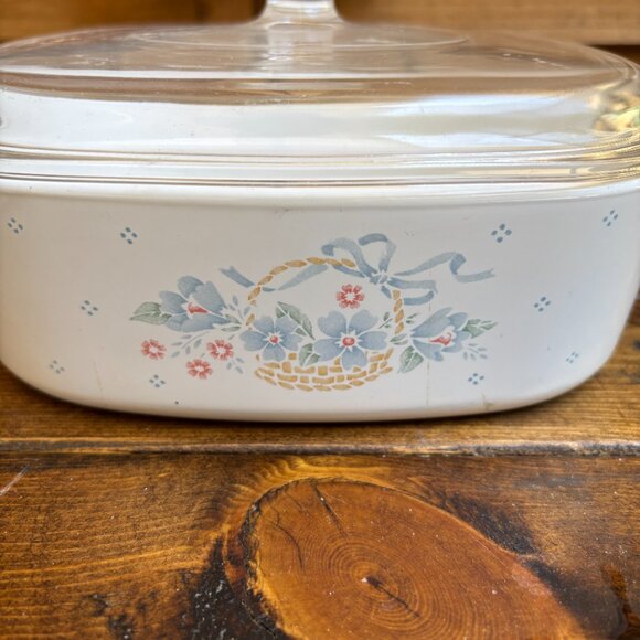 Vintage CorningWare Casserole Dish w/ Lid –‎ Country Basket Pattern - Picture 2 of 6